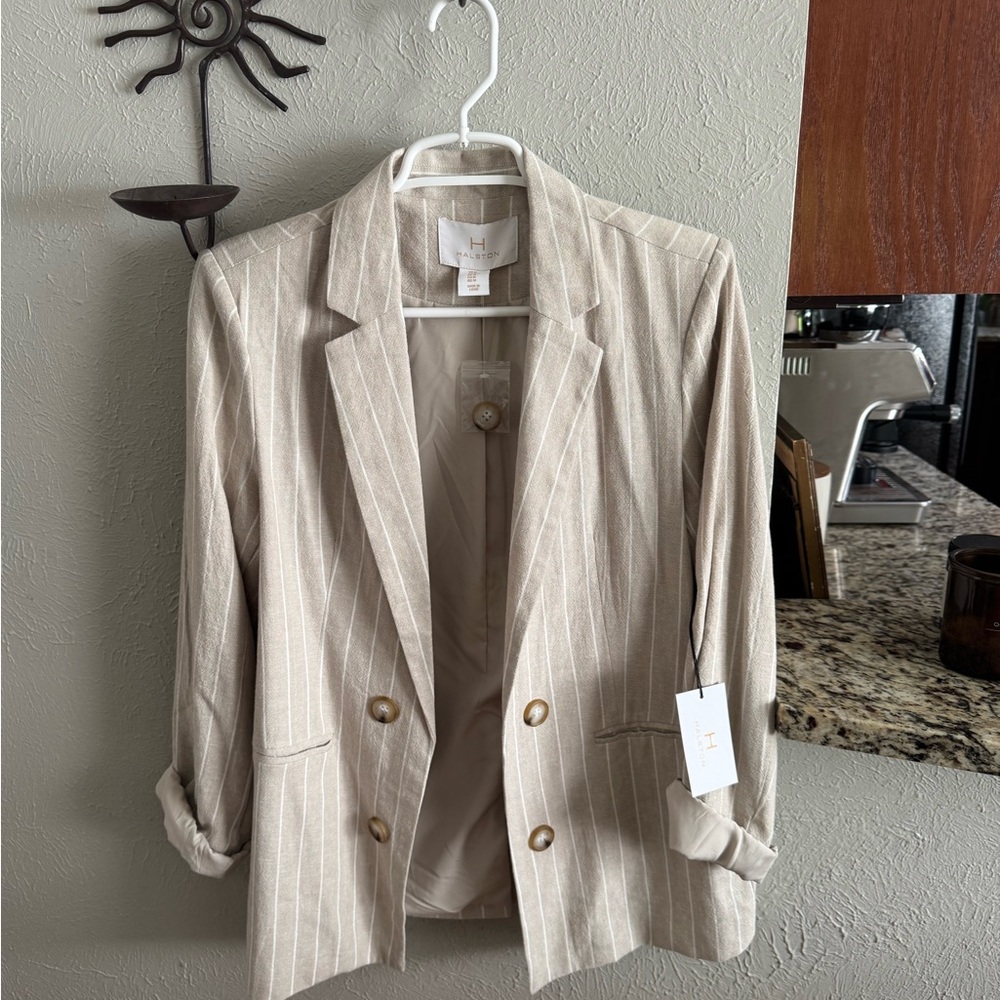 Halston Heritage Tan Blazer with Notched Lapels and Relaxed Fit